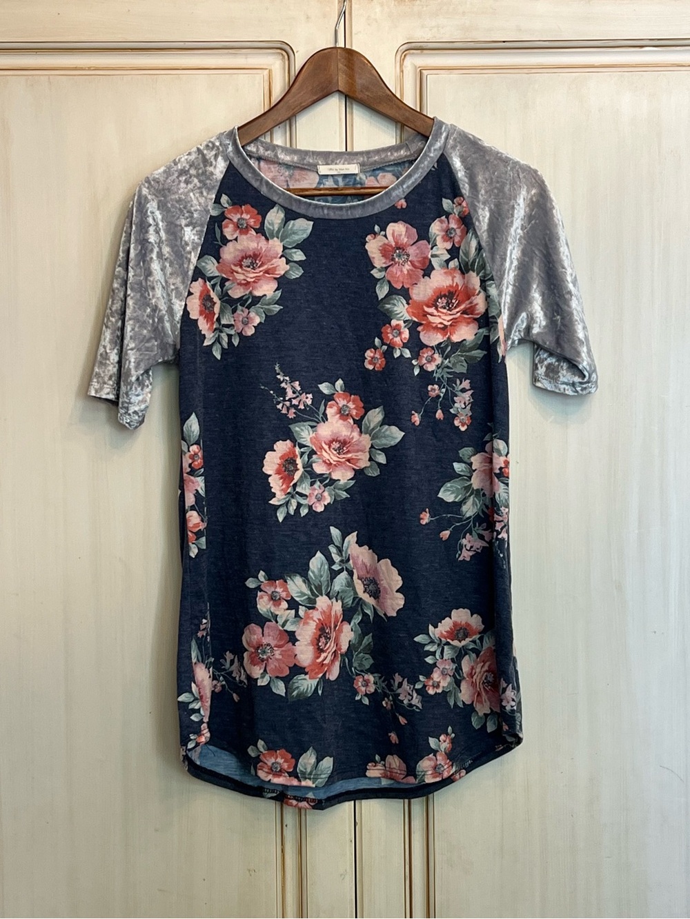 12 PM by Mon Ami Girls Floral Velvet Raglan Tee Shirt Size Large (Youth/Kids 12)